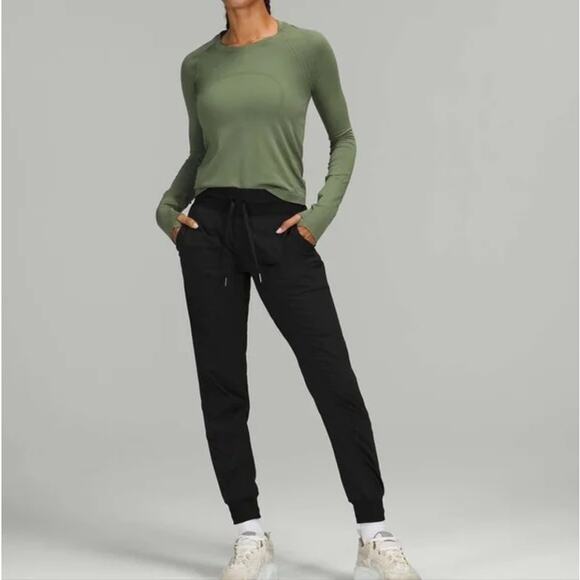 Lululemon Dance Studio Mid-Rise Jogger Pants Full Length Black 10 - Picture 1 of 13